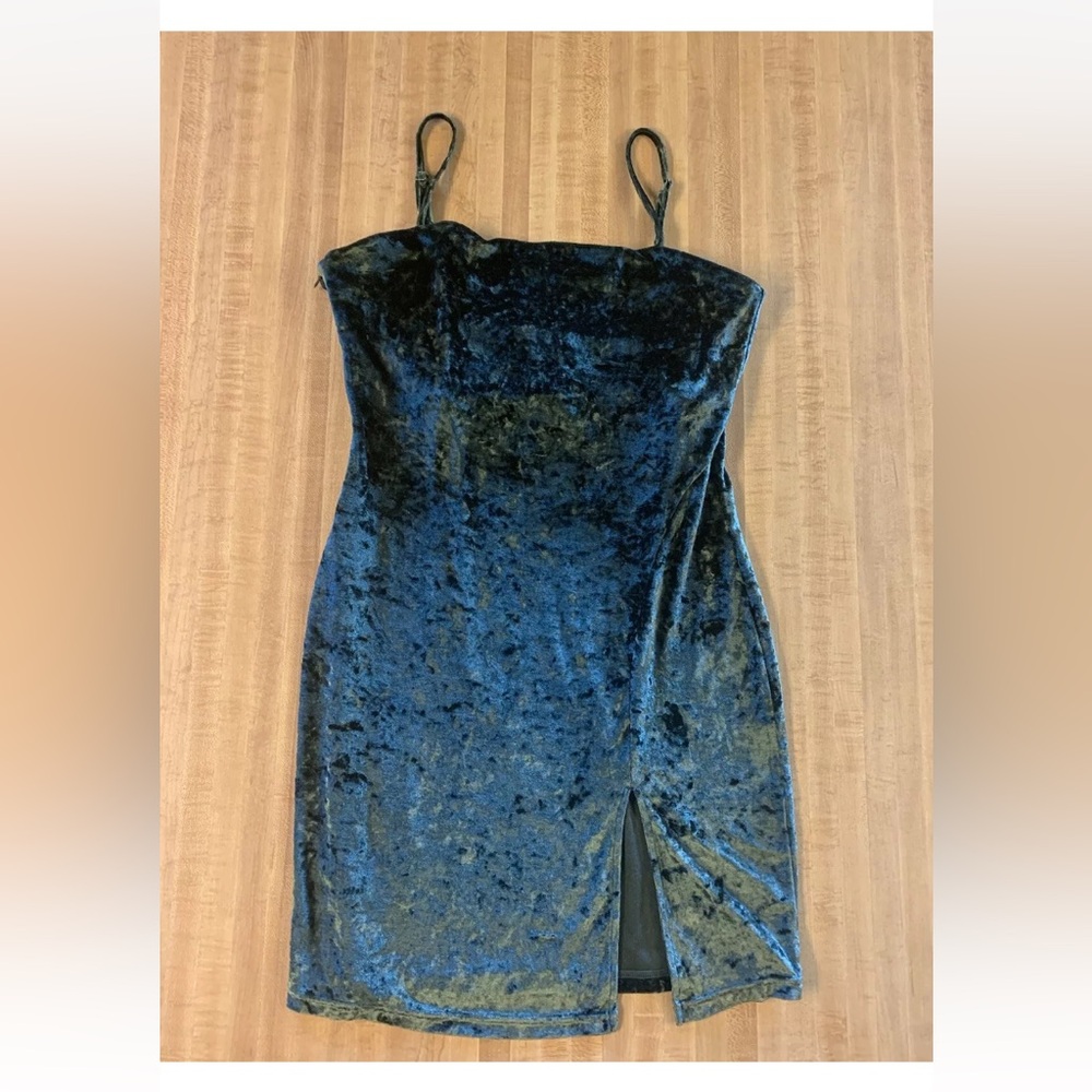Buff Bunny Green Velvet Stretch Athletic Mini Dress, Women’s Size Medium